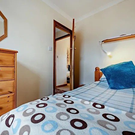 2 Bed In Sz417